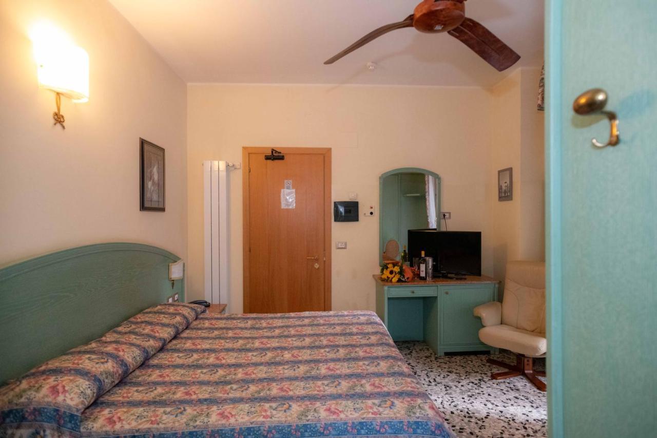 Hotel Magnolia Albenga Eksteriør billede