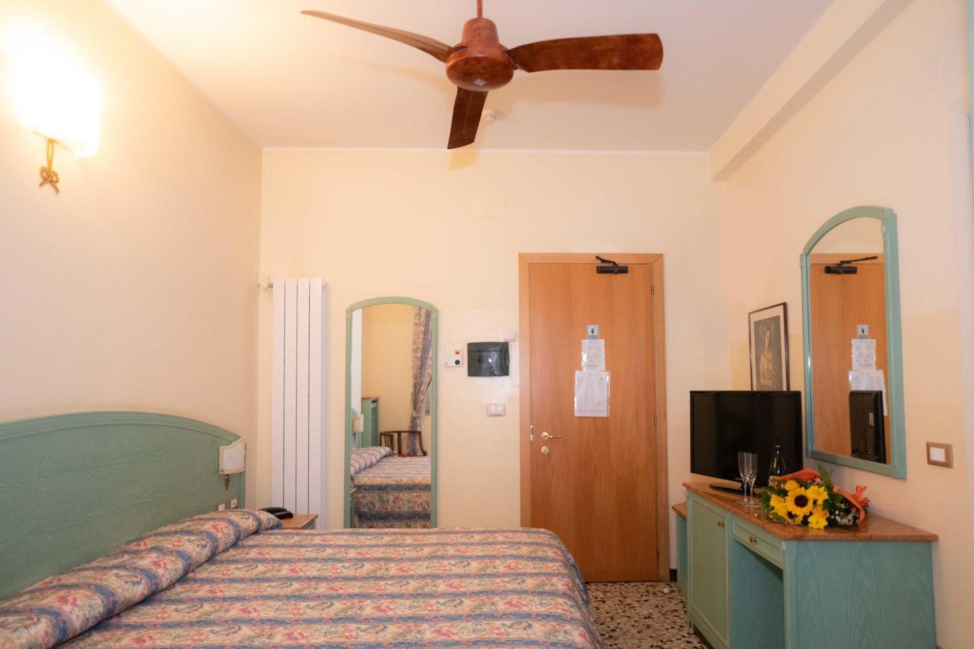 Hotel Magnolia Albenga Eksteriør billede
